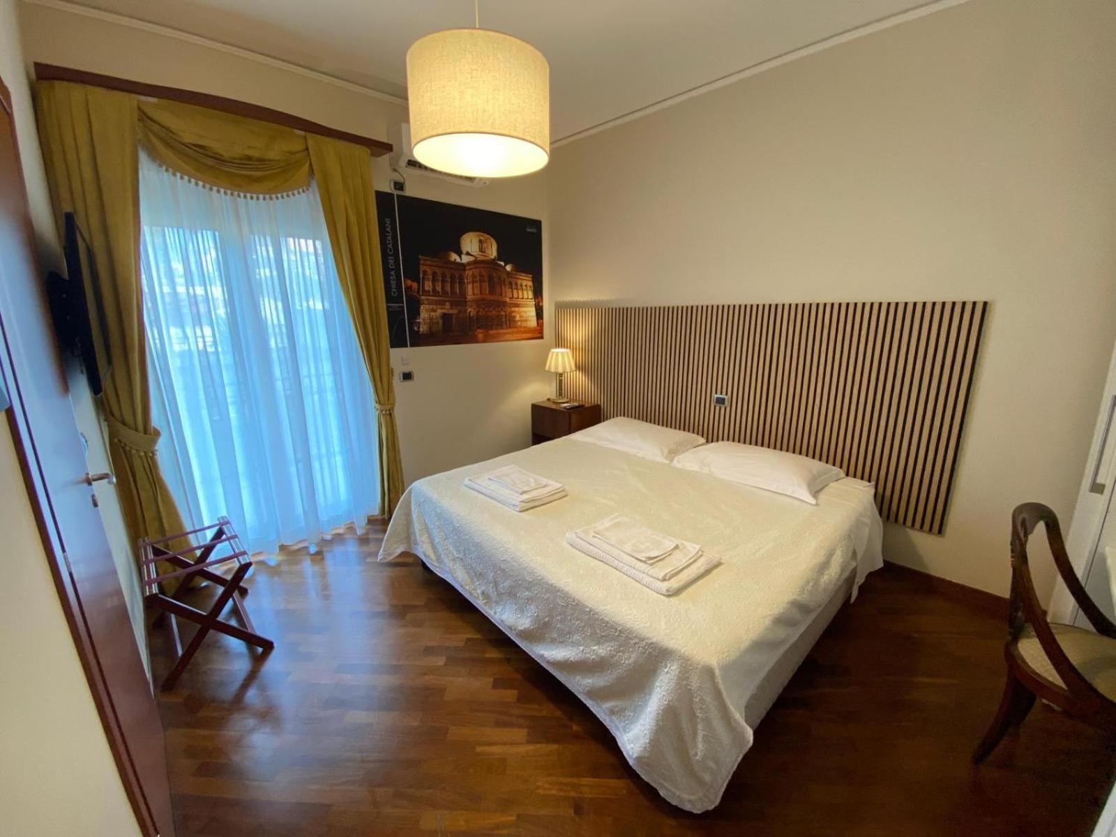 Casa Battisti Messina Guest House In Centro Citta, Ideale Per Famiglie O Gruppi Ngoại thất bức ảnh