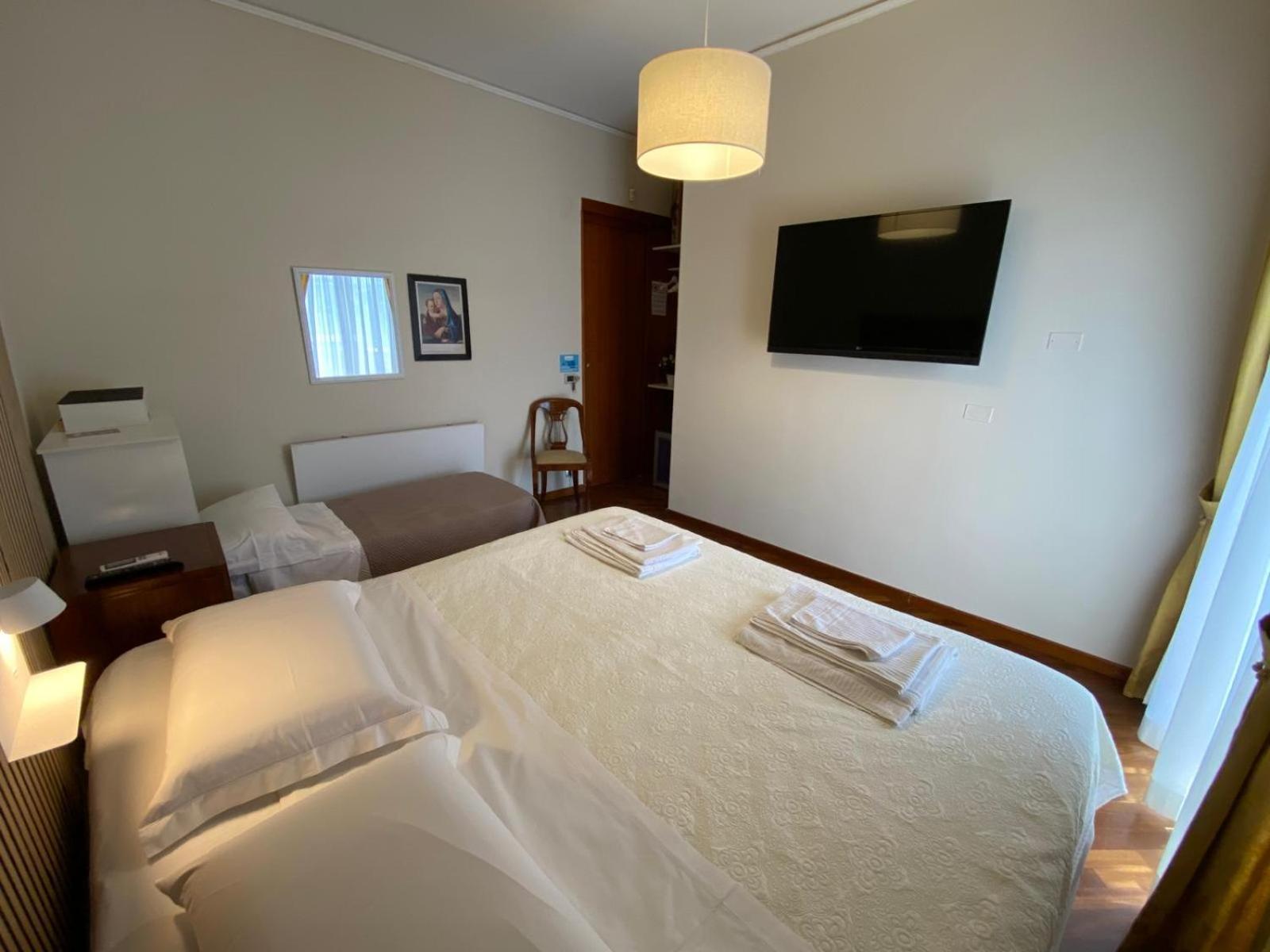 Casa Battisti Messina Guest House In Centro Citta, Ideale Per Famiglie O Gruppi Ngoại thất bức ảnh